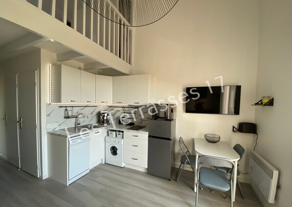 Frigorifero, microonde, forno, lavastoviglie