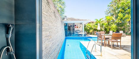 Hus Deluxe - 5 sovrum - privat pool | Pool | Utomhuspool, parasoller och solstolar