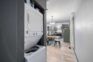 Townhome, Multiple Beds, Kitchen, Garden View (North Pearl Residences 874) | Interior
