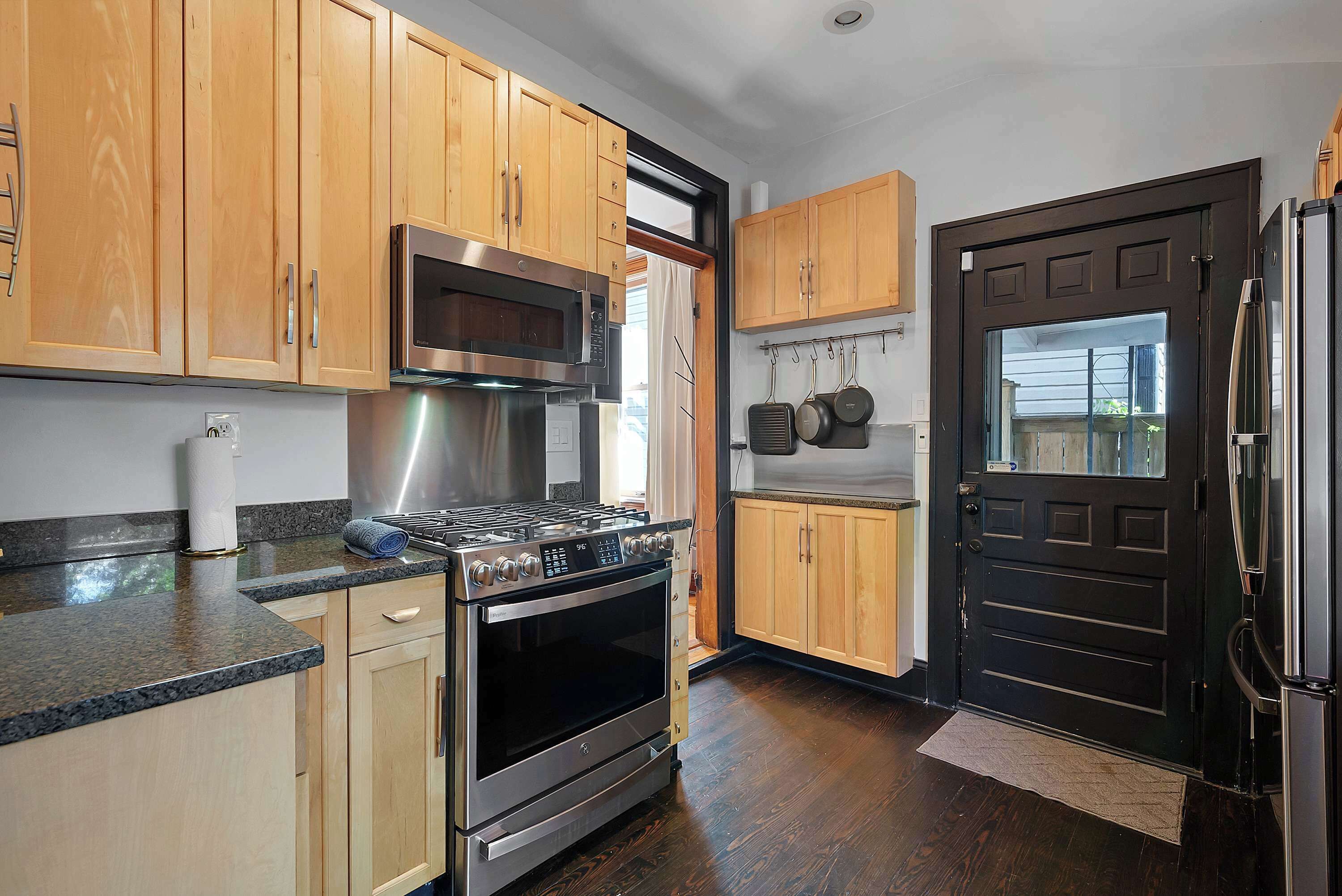 House, Multiple Beds, Patio, Garden View (Our Locally World Famous Home) | Private kitchen | Fridge, microwave, oven, stovetop