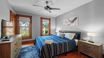 House, Multiple Beds, Patio, Garden View (Our Locally World Famous Home) | 2 bedrooms, individually decorated, individually furnished, bed sheets