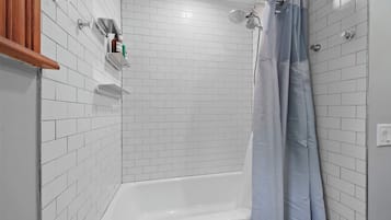 House, Multiple Beds, Patio, Garden View (Our Locally World Famous Home) | Bathroom | Towels