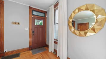 House, Multiple Beds, Patio, Garden View (Our Locally World Famous Home) | Interior