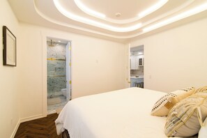 4 slaapkamers, een strijkplank/strijkijzer, wifi, beddengoed