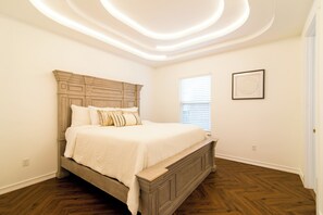 4 chambres, fer et planche à repasser, Wi-Fi, draps fournis