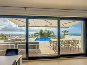 Outdoor dining - Villa Starlette (Cumbre del Sol)