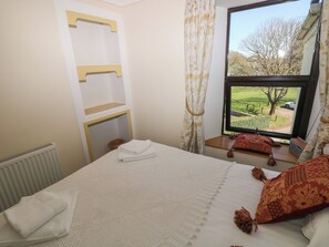 2 habitaciones, decoración personalizada y muebles diferentes