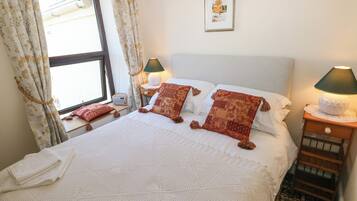 2 bedrooms, individually decorated, individually furnished, free WiFi