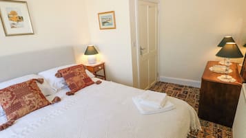 2 bedrooms, individually decorated, individually furnished, free WiFi