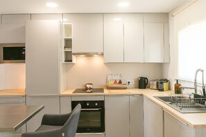 Fridge, microwave, oven, dishwasher