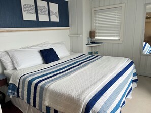 2 bedrooms, WiFi, bed sheets - Panoramic Cape Cod Bay Views with Private Sandy Beach (Plymouth)