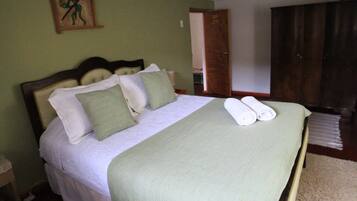 Quarto casal conforto, varanda, vista para o jardim | Wi-Fi de cortesia