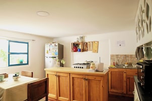 Refrigerador, horno, placa de cocina, lavavajillas