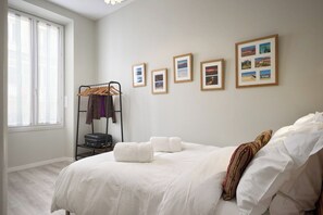1 habitación, tabla de planchar con plancha, wifi gratis y ropa de cama