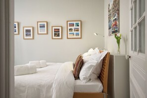 1 dormitorio, tabla de planchar con plancha, wifi gratis y ropa de cama