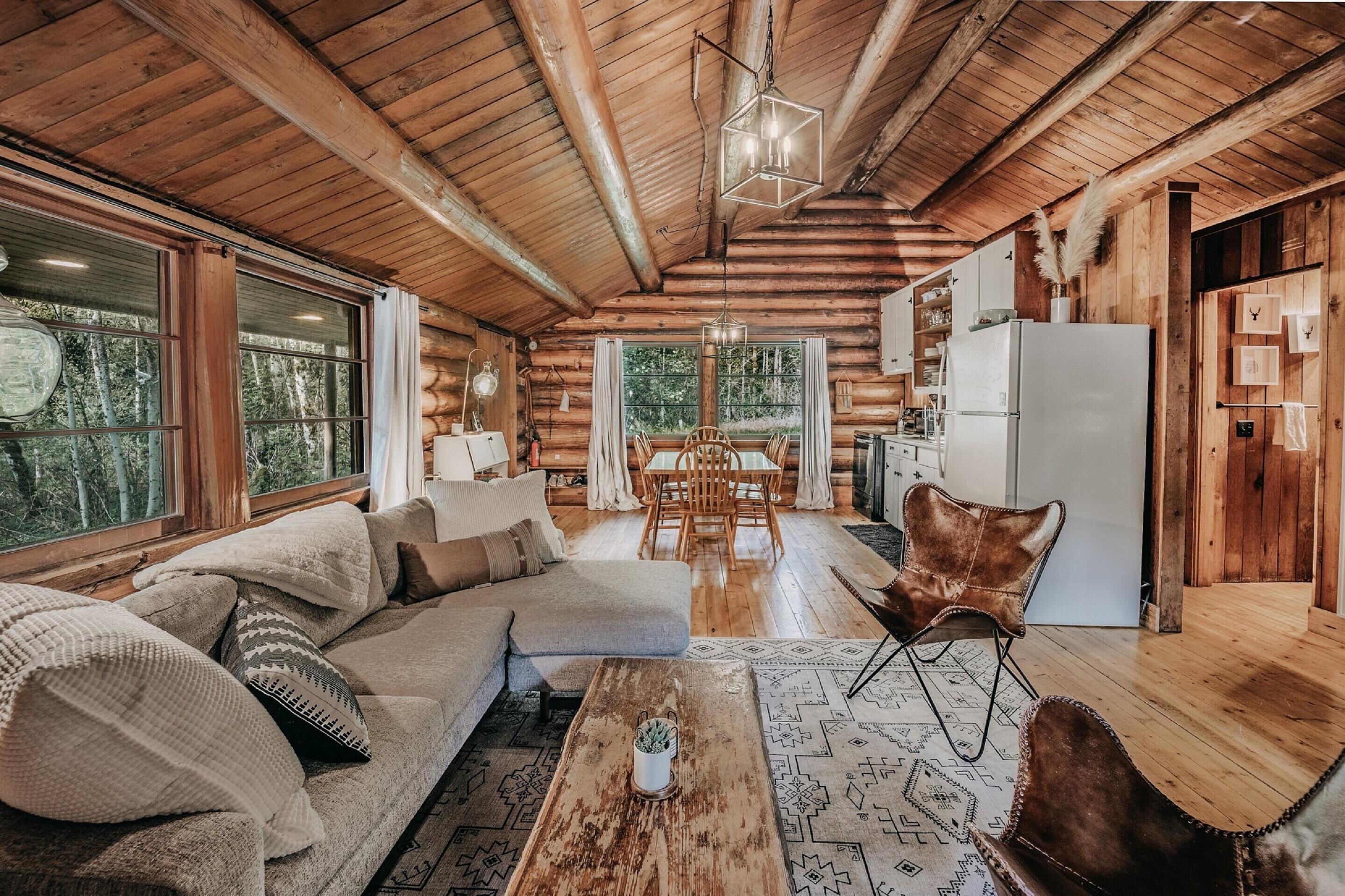 Cabin, 2 Bedrooms, Smoking, Fireplace | Living area