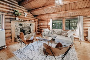 Cabin, 2 Bedrooms, Smoking, Fireplace | Living area