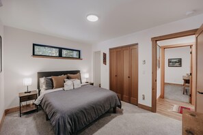 Chalet rustique, 3 chambres, balcon | 3 chambres