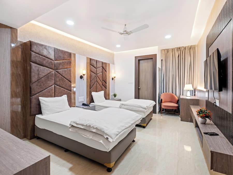 Double or Twin Room | Desk, laptop workspace, iron/ironing board, free WiFi