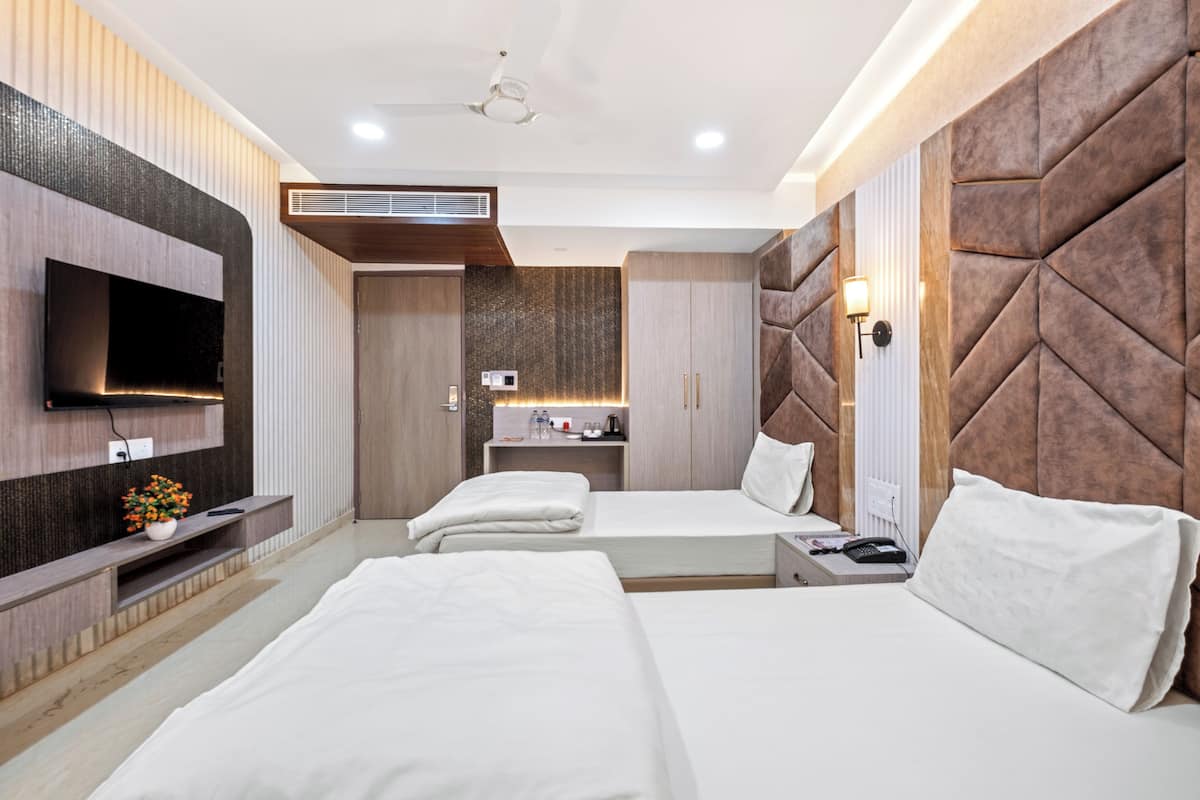 Quarto casal ou duplo | Escrivaninha, espaço de trabalho para notebook