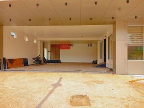 Free parking nearby - Sitaynam Hotel & Resort-Infront RAM Temp (Ayodhya)