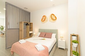 3 chambres, fer et planche à repasser, accès Internet, draps fournis