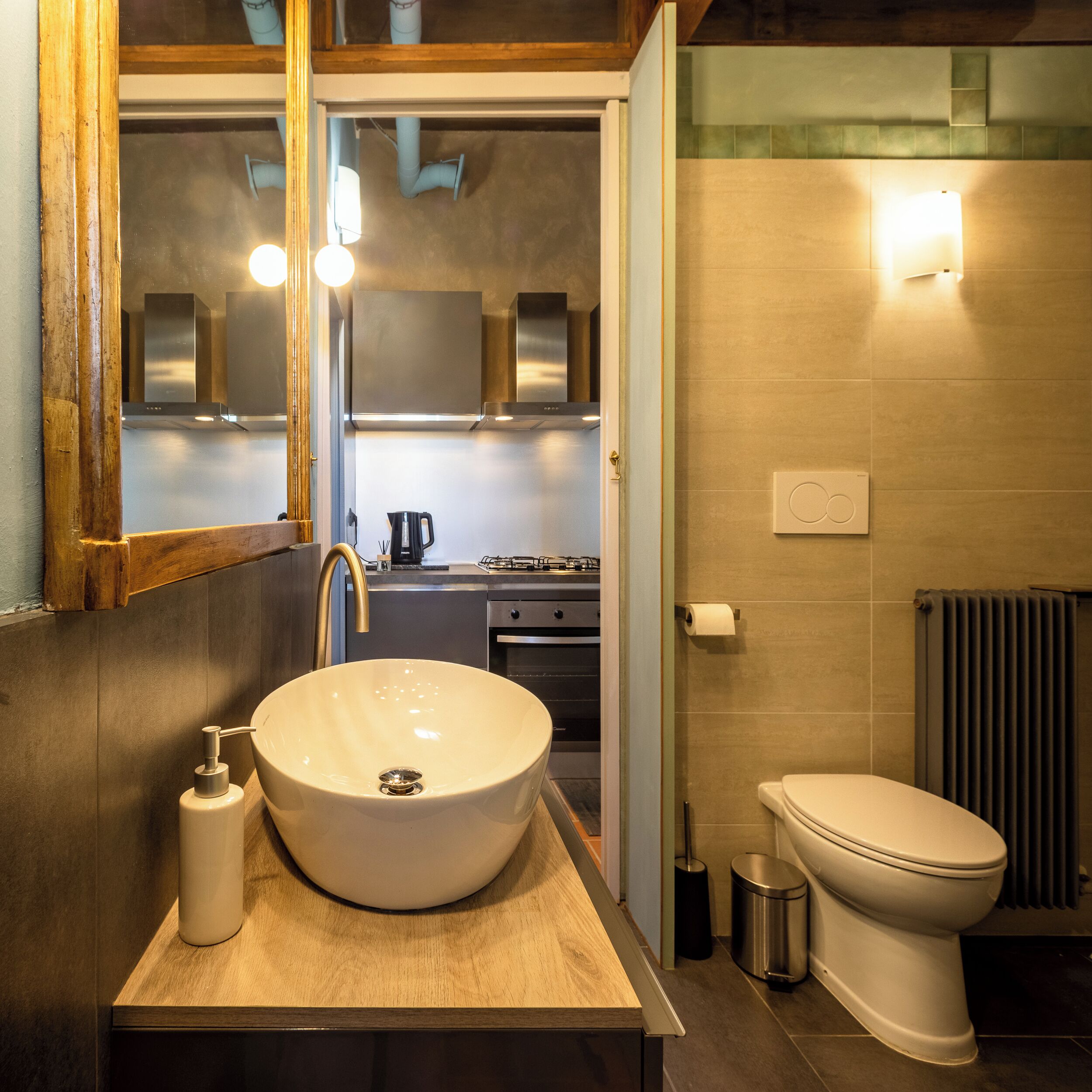 Shower, bidet, towels, soap