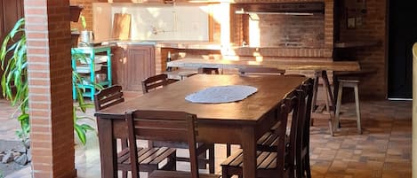 Outdoor dining