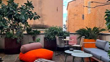 Deluxe-Suite, mit Bad (Vue mer) | Terrasse/Patio