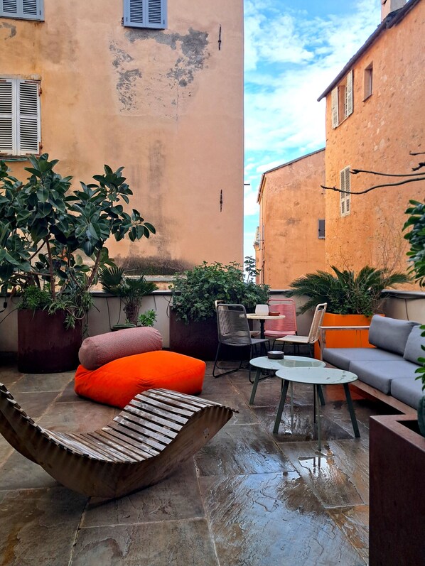 Deluxe Suite, Ensuite (Vue mer) | Terrace/patio - Chambres de charme Bastia (Bastia)