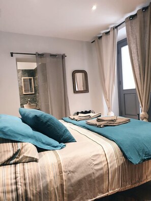 Comfort Double Room, Ensuite (Sans Terrasse) | Free WiFi - Chambres de charme Bastia (Bastia)