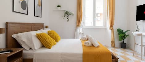 2 bedrooms, desk, travel cot, free WiFi
