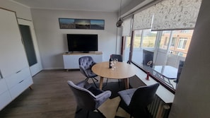Dining - EL ANNA with a wonderful view of the sea (Wangerooge)
