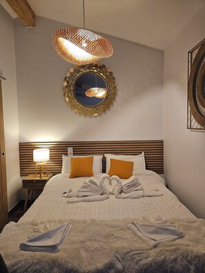 1 bedroom, iron/ironing board, travel cot, free WiFi