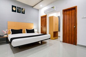 1 bedroom - Super Townhouse Shamshabad Near Airport (Hyderabad)
