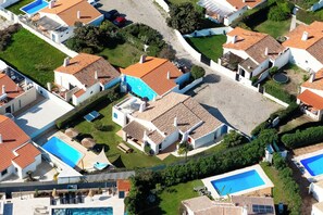 Exterior - 🔥Is Oura Calling You?🔥4BD Sleeps 12 Jacuzzi Pool PingPong 5min Strip 10' beach (Albufeira)