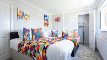 2 bedrooms, iron/ironing board, WiFi, bed sheets