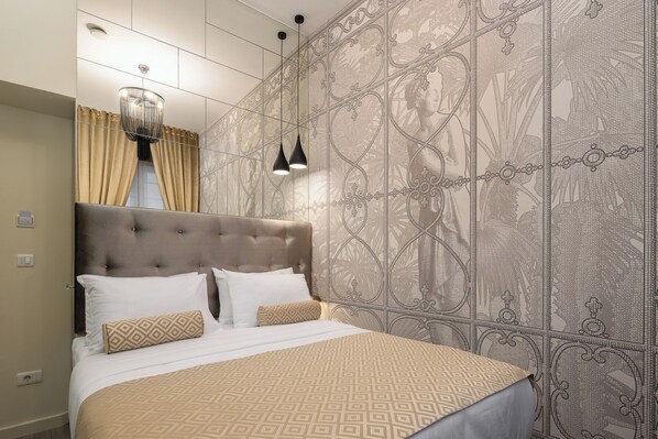 Design Room, Courtyard View 1 | In-room safe, desk, laptop workspace, soundproofing - Design rooms ANIMA MUNDI City Centre (Split)