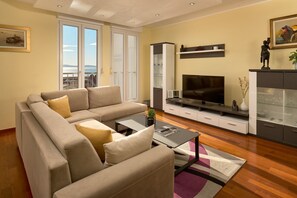 Living area - Sea View & Garage  - Modern 3BR Split Apartment (Split)