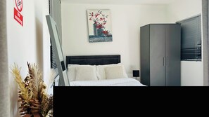 1 bedroom, iron/ironing board, free WiFi, bed sheets