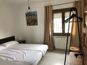 5 makuuhuonetta, silitysrauta/-lauta, Wi-Fi, vuodevaatteet