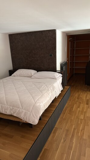 1 sovrum, strykjärn/strykbräda, wi-fi och sängkläder