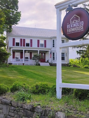 Exterior - Charming 1-bedroom Rekindled  Farmhouse Historic Sugar Loaf, NY (Chester)