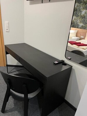 Apartament bàsic, 2 dormitoris, no fumadors, cuina bàsica | Planxa i posts de planxar i wifi gratuïta 