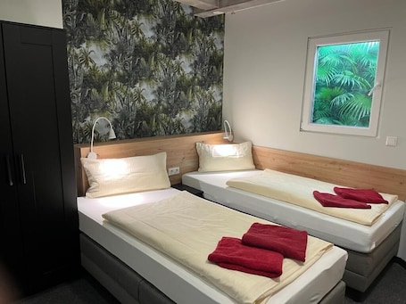 Basic Apartment, 2 Bedrooms, Non Smoking, Kitchenette | Iron/ironing board, free WiFi