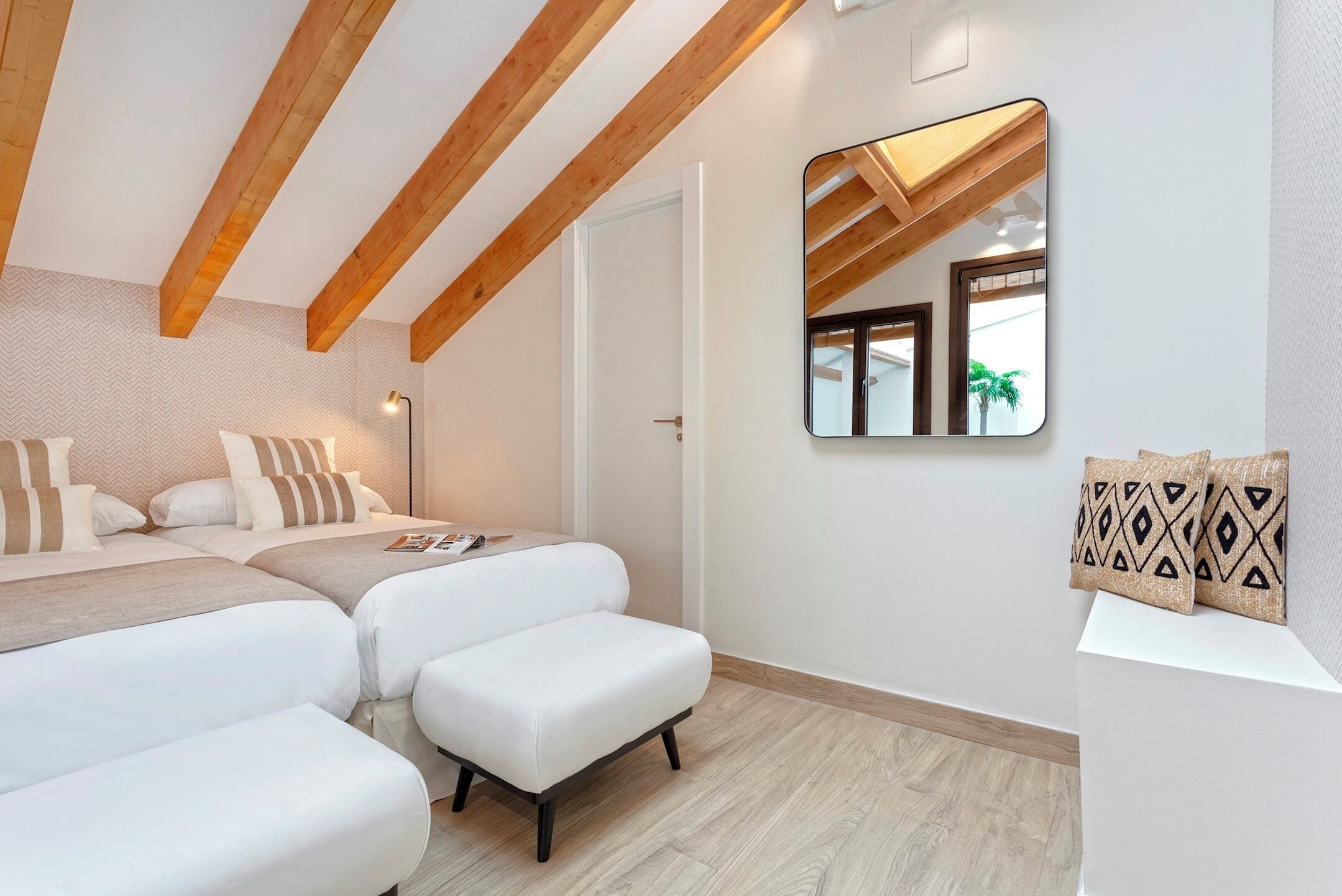 2 habitaciones, tabla de planchar con plancha, wifi y ropa de cama 