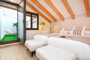 3 habitaciones, tabla de planchar con plancha, wifi y ropa de cama 