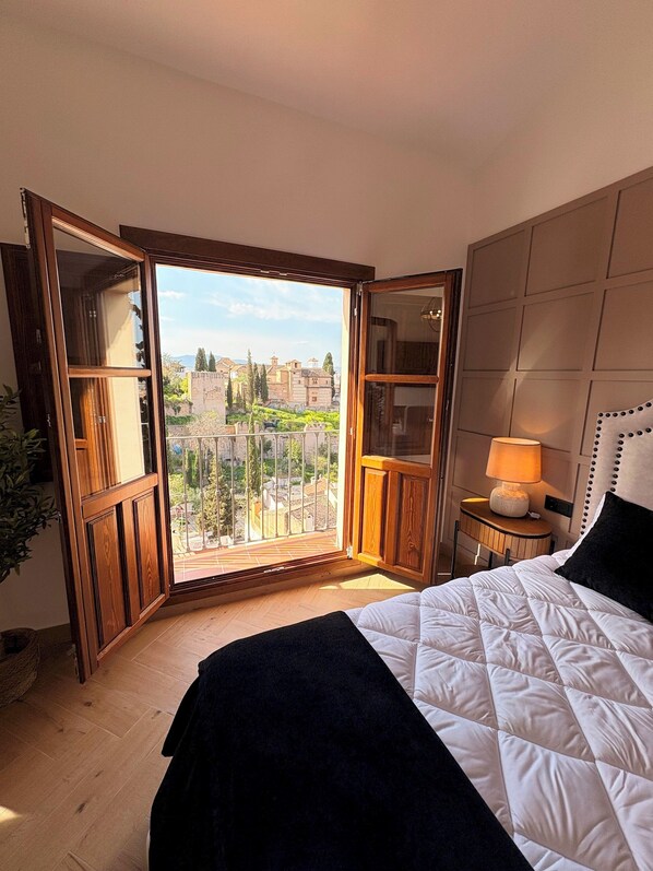 1 bedroom, iron/ironing board, WiFi, bed sheets - Lovely Loft with views in Granada . Mirador de Aixa (Granada)