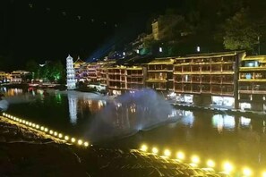 Room - Fengyuanju Inn (Fenghuang)
