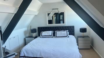 3 bedrooms, iron/ironing board, free WiFi, bed sheets